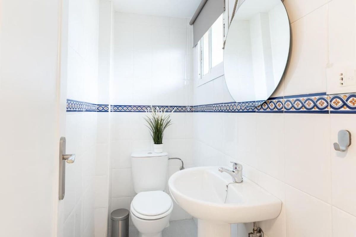 2 bedroom Apartment for sale in Benalmadena with pool - € 320,000 (Ref: 9603396)