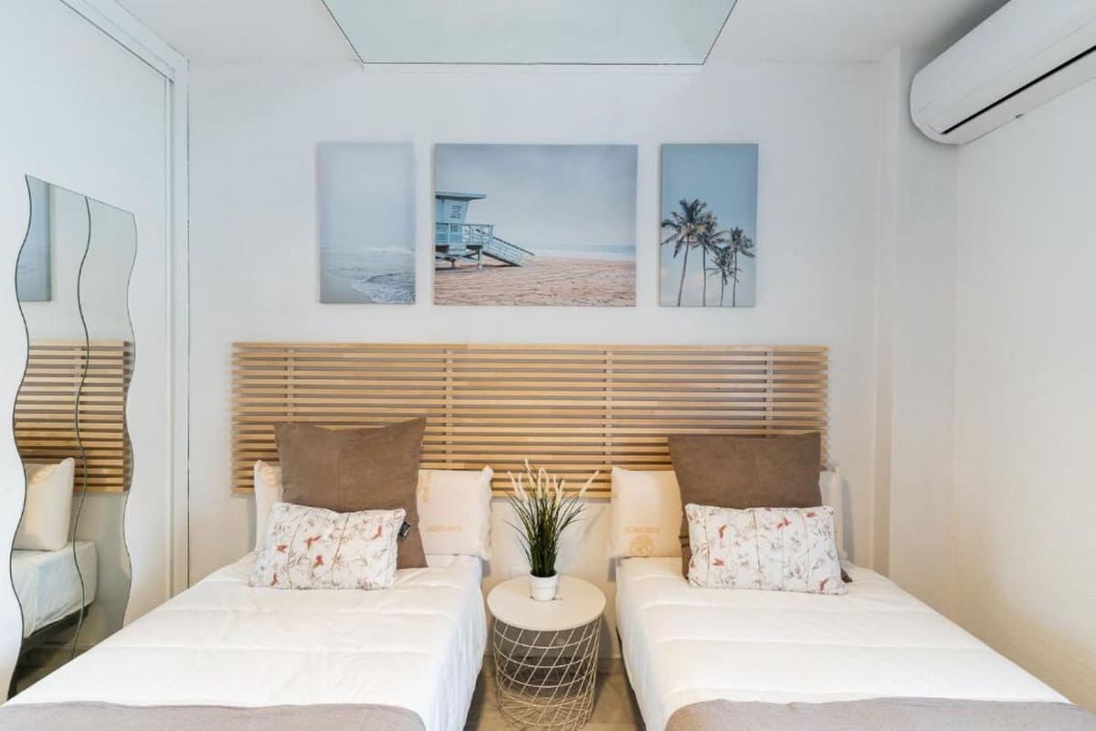 2 bedroom Apartment for sale in Benalmadena with pool - € 320,000 (Ref: 9603396)