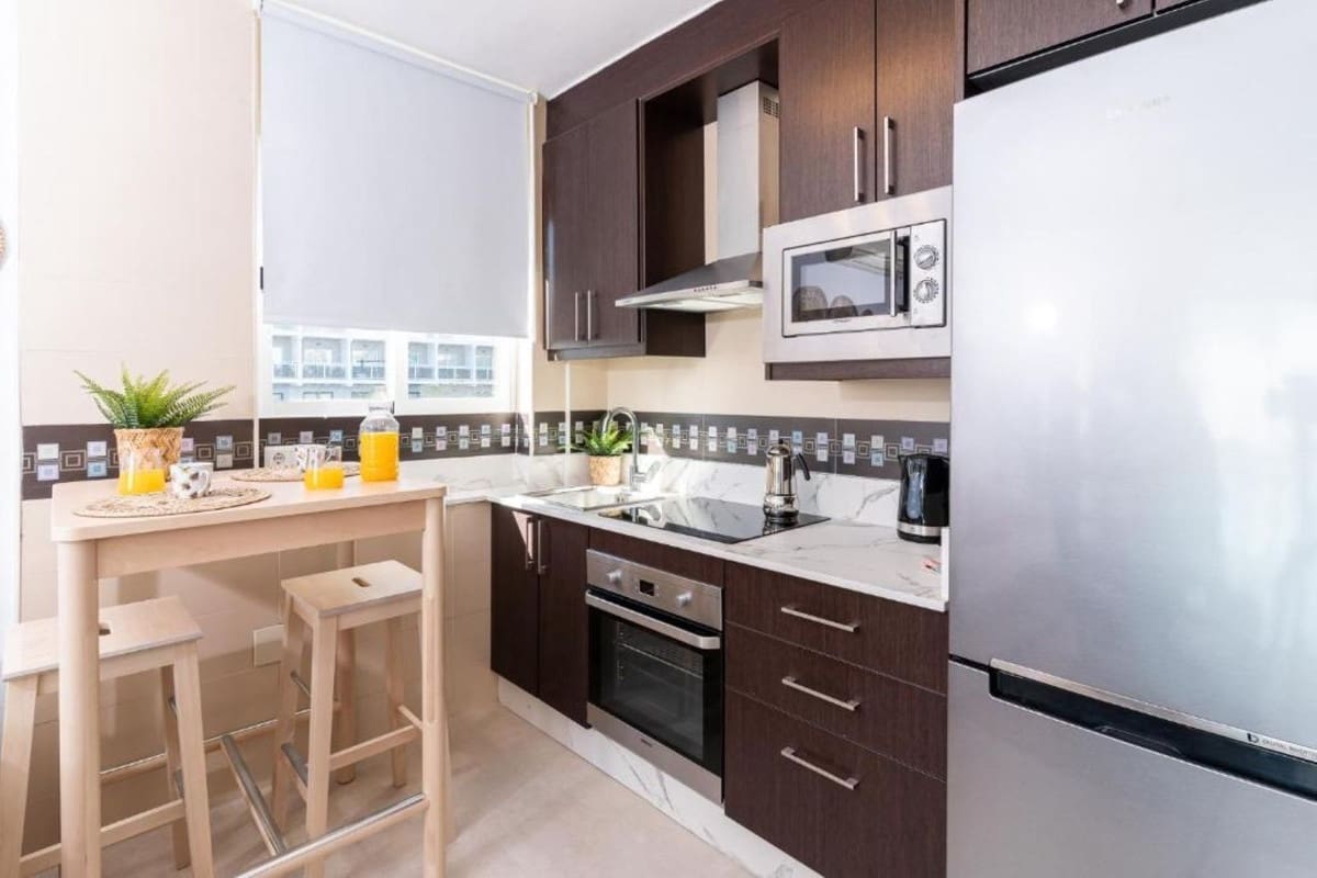 2 makuuhuone Huoneisto myytävänä paikassa Benalmadena mukana uima-altaan - 415 000 € (Ref: 9603397)