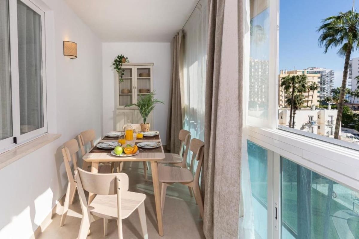 2 bedroom Apartment for sale in Benalmadena with pool - € 415,000 (Ref: 9603397)