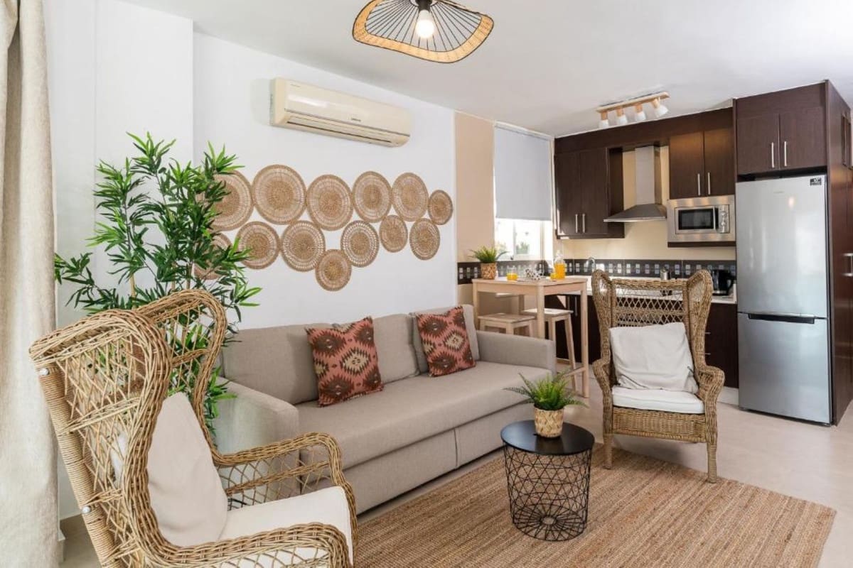 2 bedroom Apartment for sale in Benalmadena with pool - € 415,000 (Ref: 9603397)