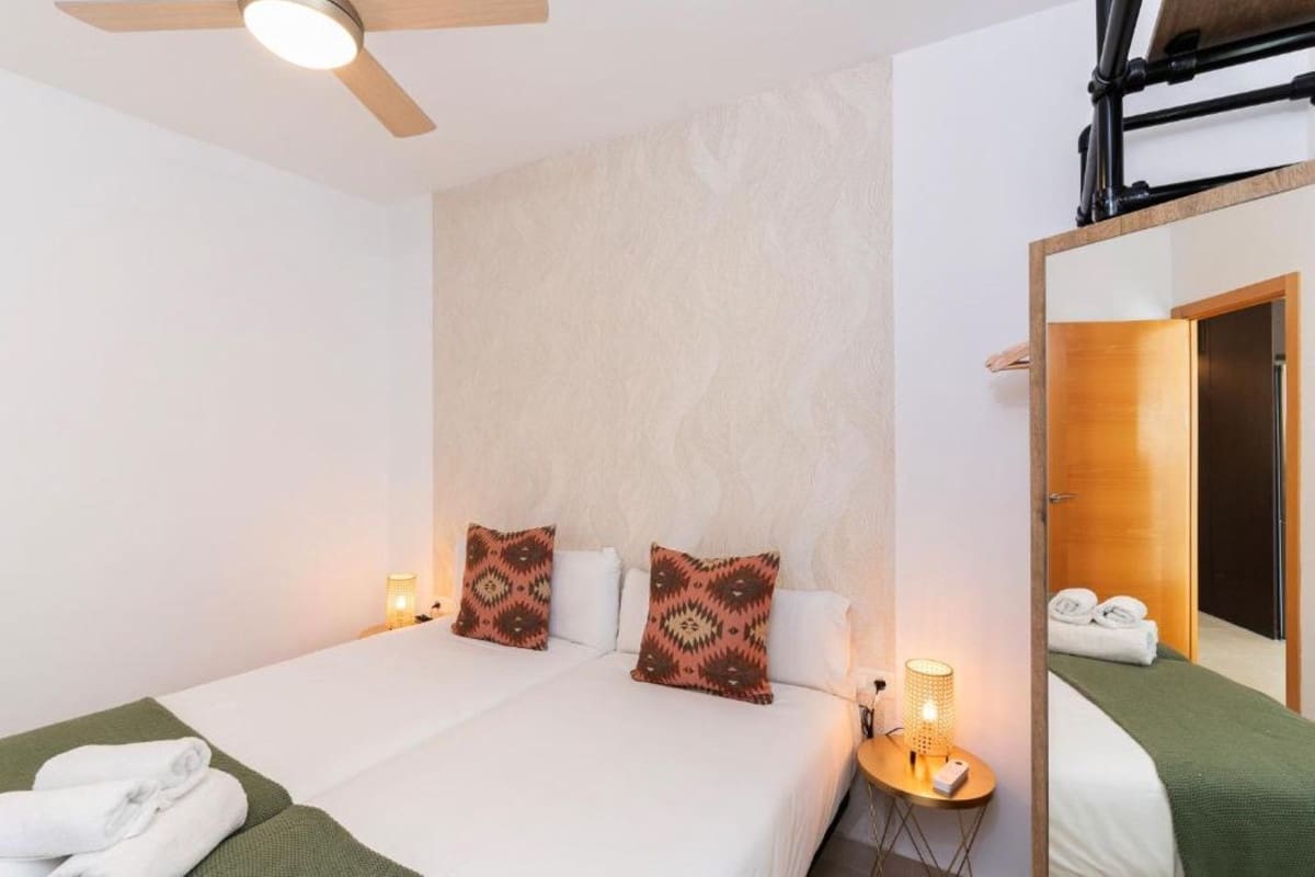 2 bedroom Apartment for sale in Benalmadena with pool - € 415,000 (Ref: 9603397)