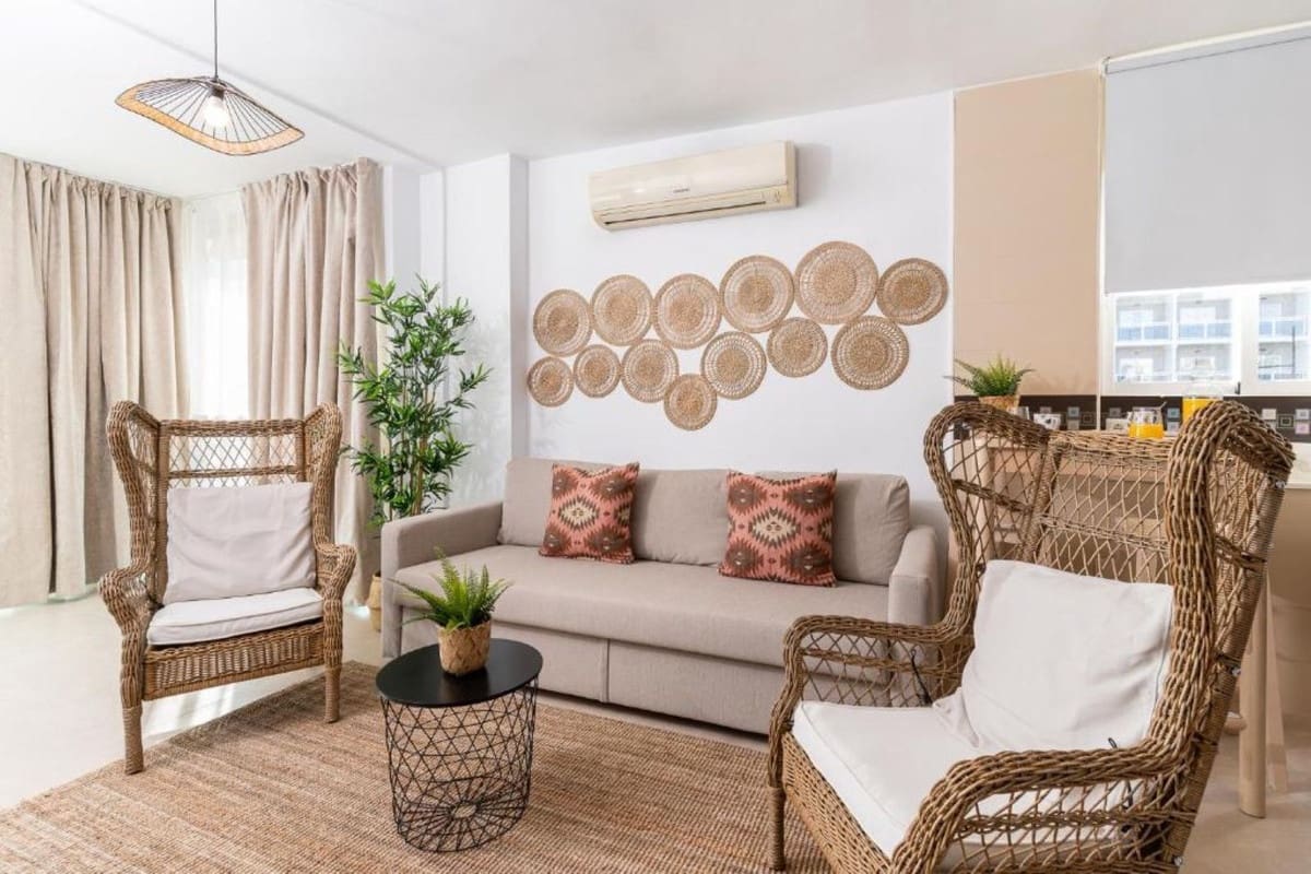 2 bedroom Apartment for sale in Benalmadena with pool - € 415,000 (Ref: 9603397)