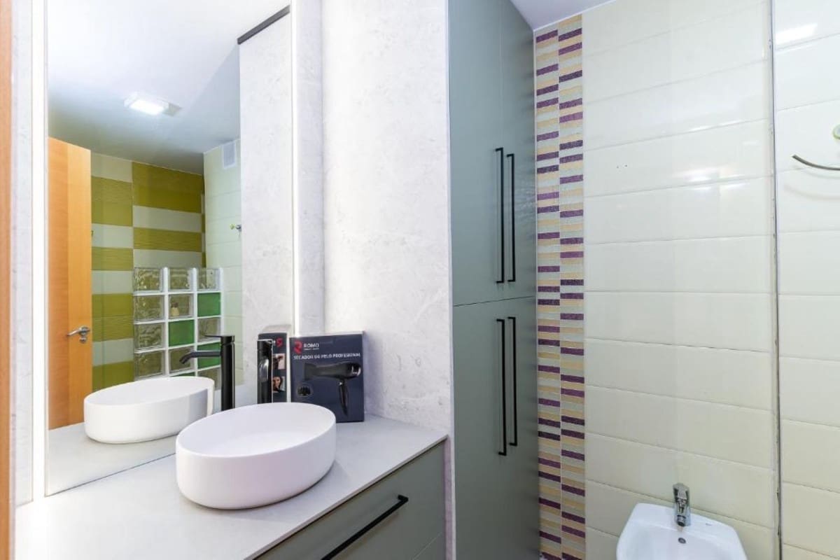 2 bedroom Apartment for sale in Benalmadena with pool - € 415,000 (Ref: 9603397)