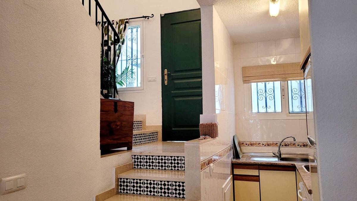 1 bedroom Townhouse for sale in Benalmadena Costa with pool garage - € 259,000 (Ref: 9641385)