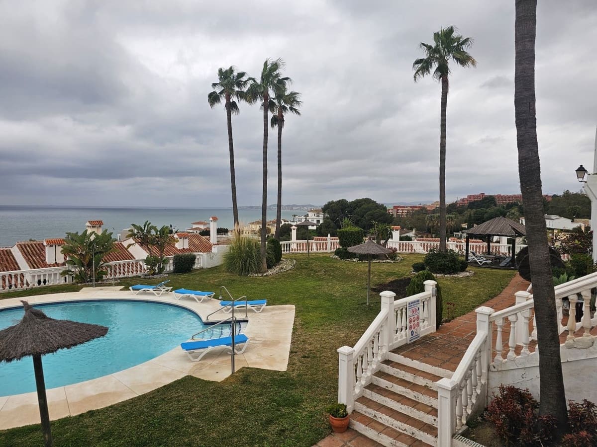 1 bedroom Townhouse for sale in Benalmadena Costa with pool garage - € 259,000 (Ref: 9641385)