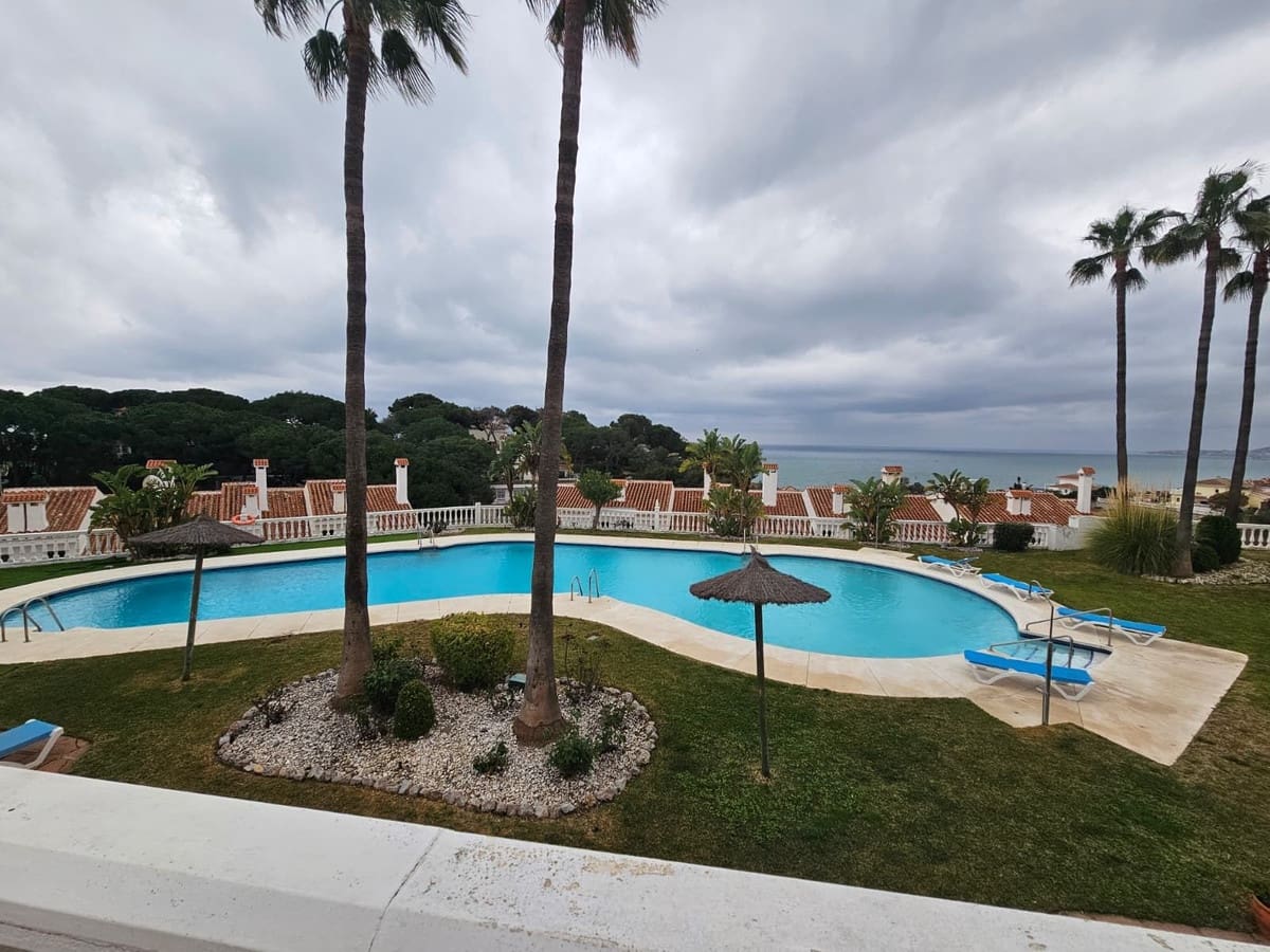 1 bedroom Townhouse for sale in Benalmadena Costa with pool garage - € 259,000 (Ref: 9641385)