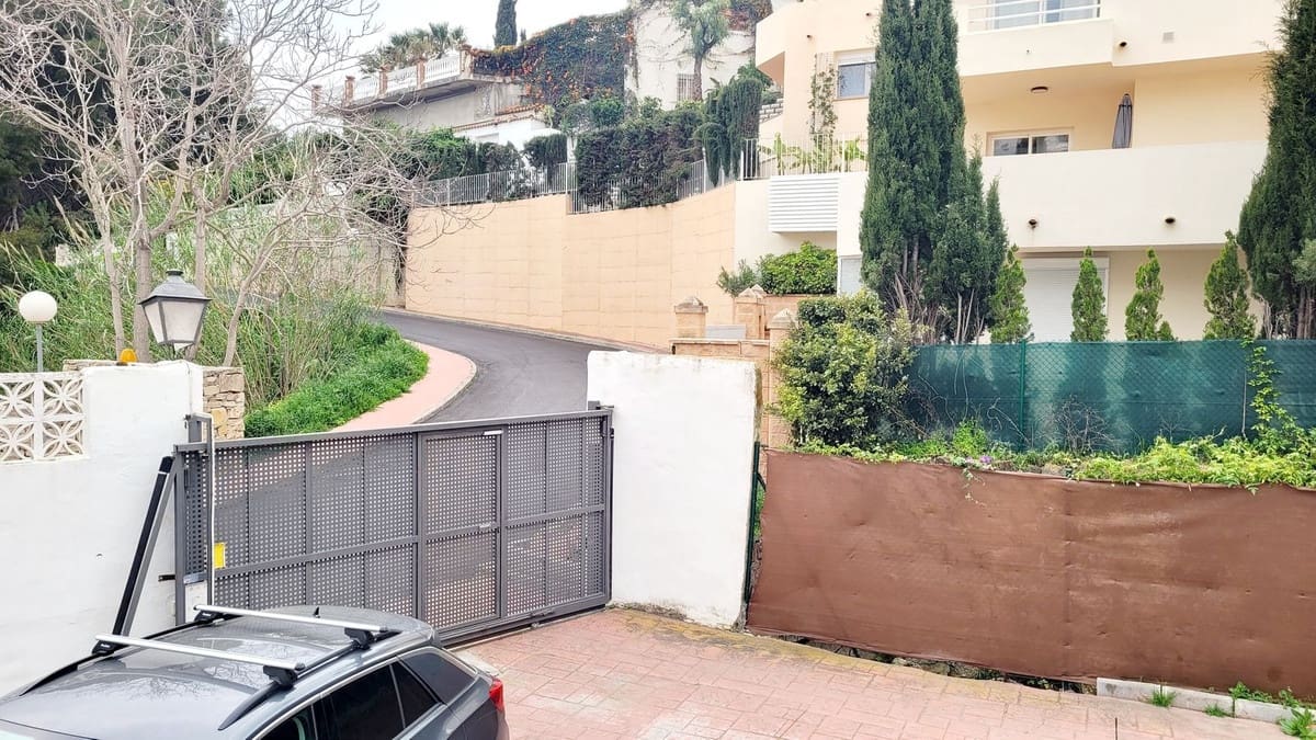 1 bedroom Townhouse for sale in Benalmadena Costa with pool garage - € 259,000 (Ref: 9641385)