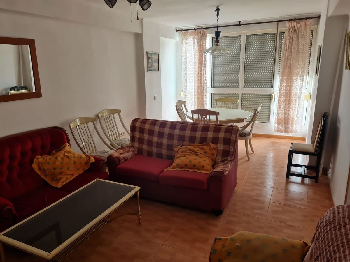 4 bedroom Apartment for sale in Torremolinos - € 220,000 (Ref: 9649914)