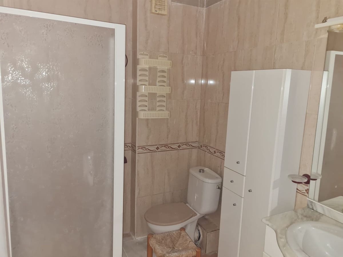 4 bedroom Apartment for sale in Torremolinos - € 220,000 (Ref: 9649914)