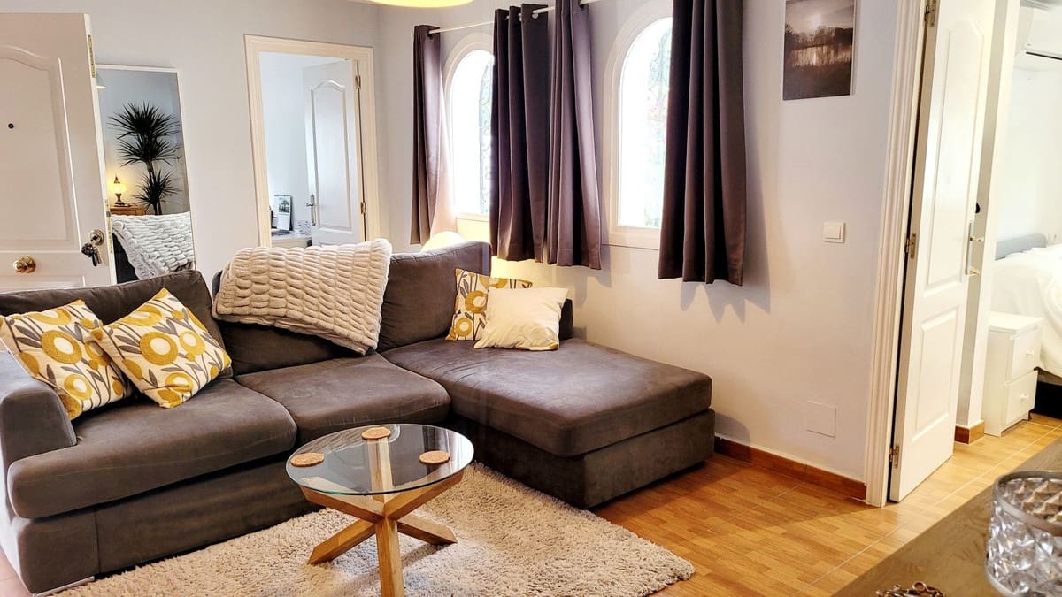 4 Zimmer Villa zu vermieten in Benalmadena mit Pool - 3.300 € (Ref: 9674786)