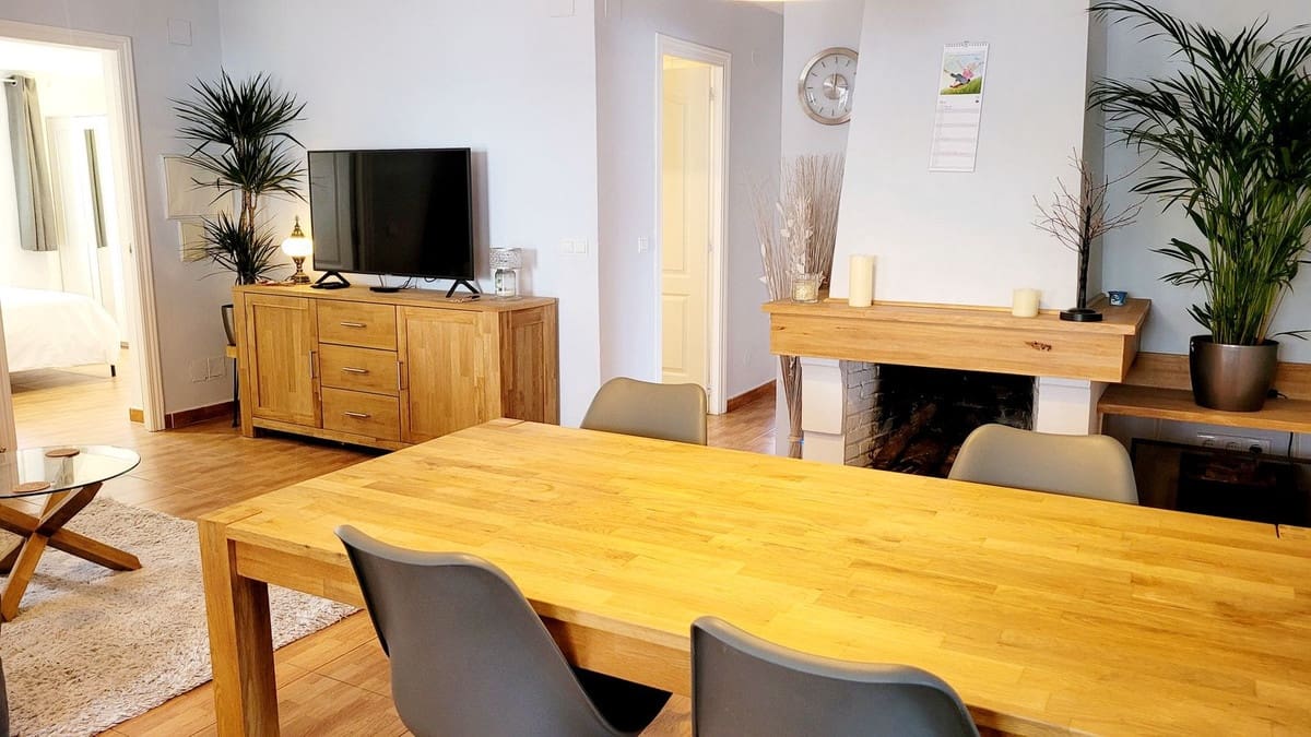 Chalet de 4 habitaciones en Benalmádena en alquiler con piscina - 3.300 € (Ref: 9674786)