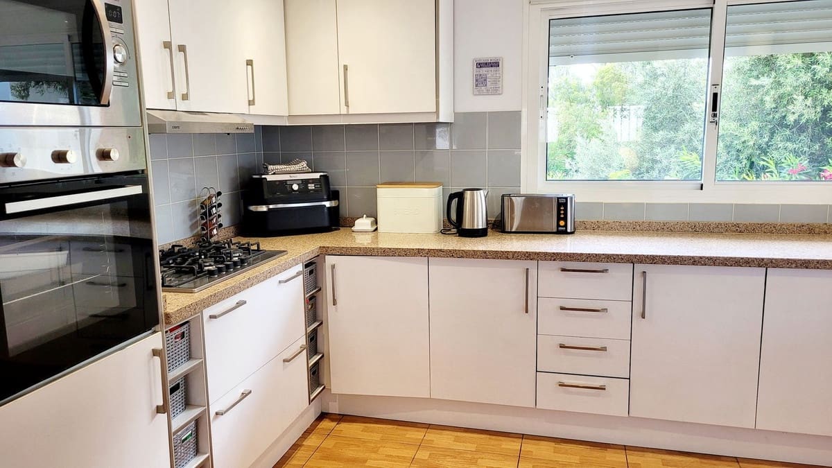 Chalet de 4 habitaciones en Benalmádena en alquiler con piscina - 3.300 € (Ref: 9674786)