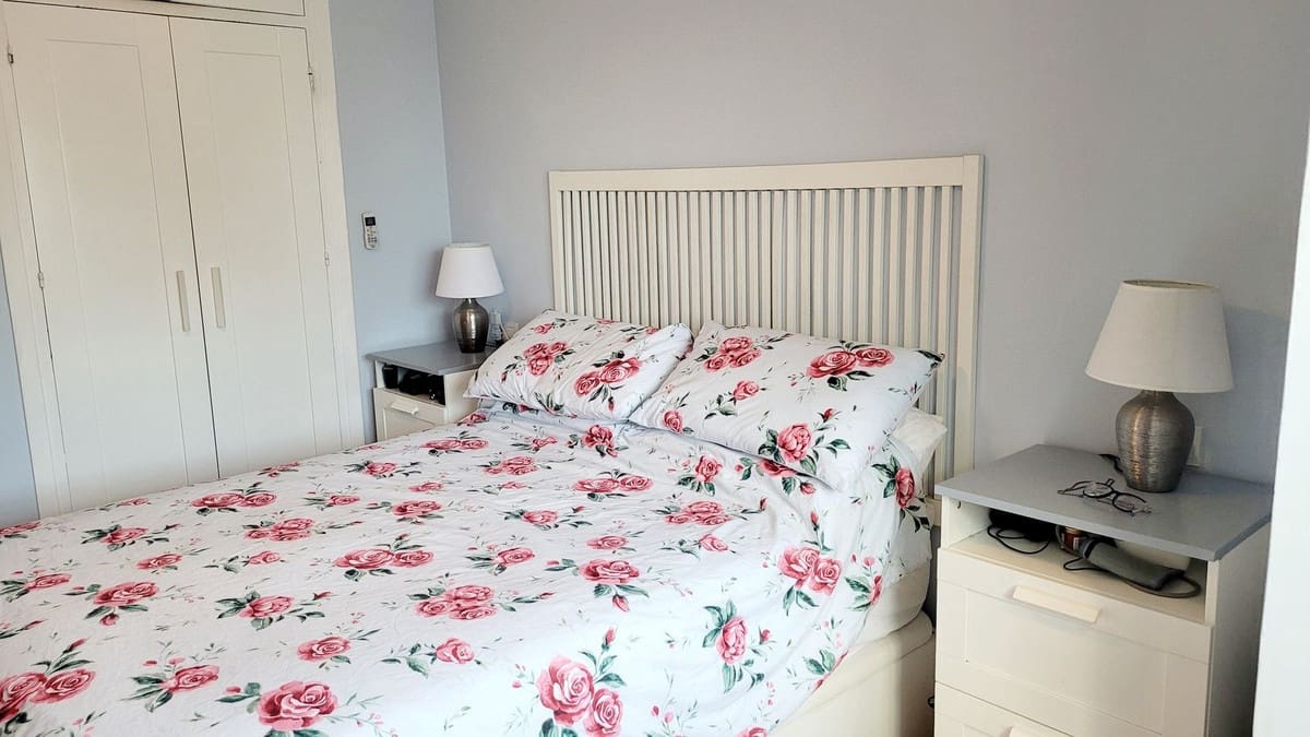 Chalet de 4 habitaciones en Benalmádena en alquiler con piscina - 3.300 € (Ref: 9674786)