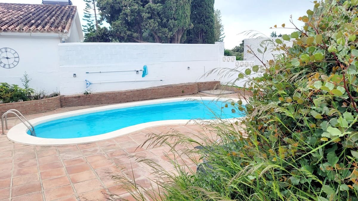 Chalet de 4 habitaciones en Benalmádena en alquiler con piscina - 3.300 € (Ref: 9674786)