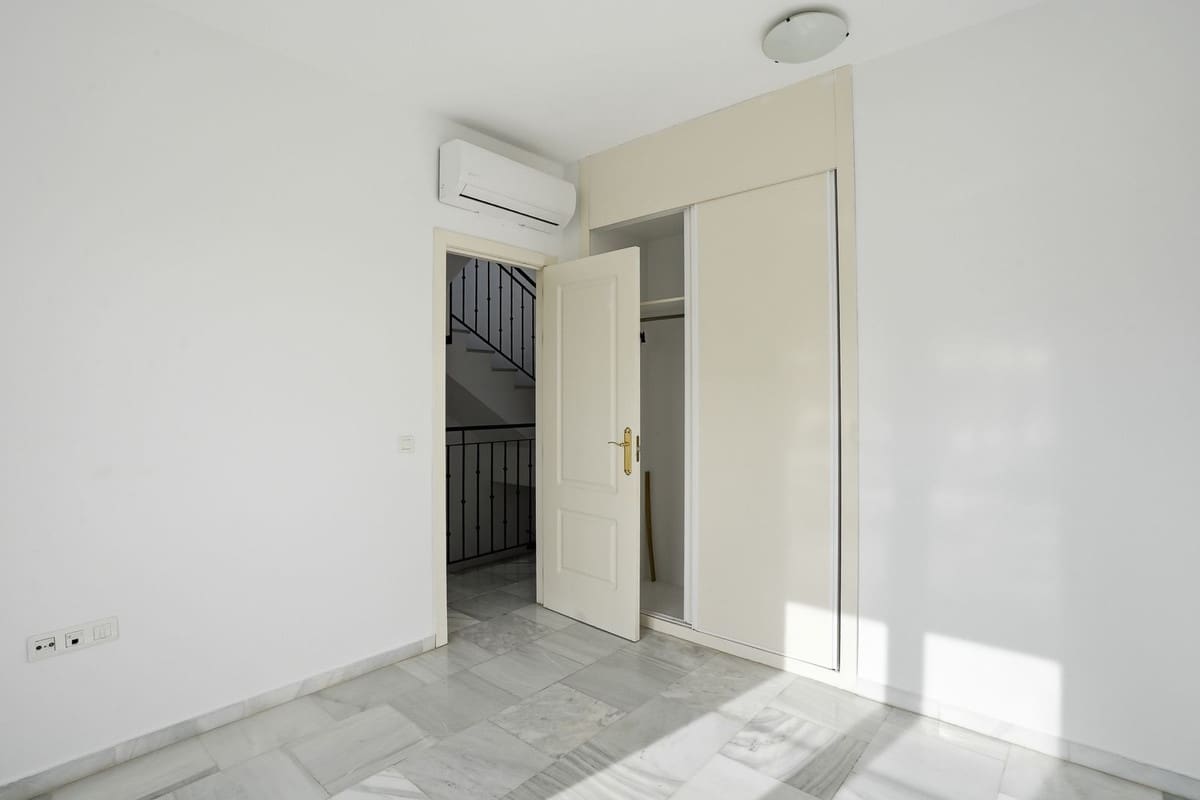 3 chambre Villa/Maison Semi-Mitoyenne à vendre à Mijas Costa avec piscine garage - 399 950 € (Ref: 9696965)