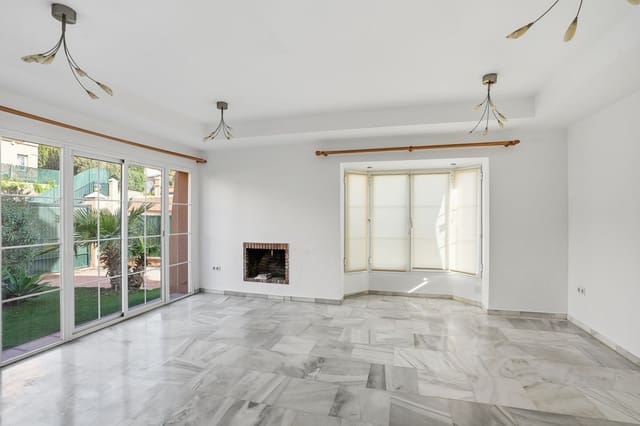 3 soveværelse Semi-Rækkehus til salg i Mijas Costa, Mijas med swimmingpool garage - € 399.950 (Ref: 9696965)