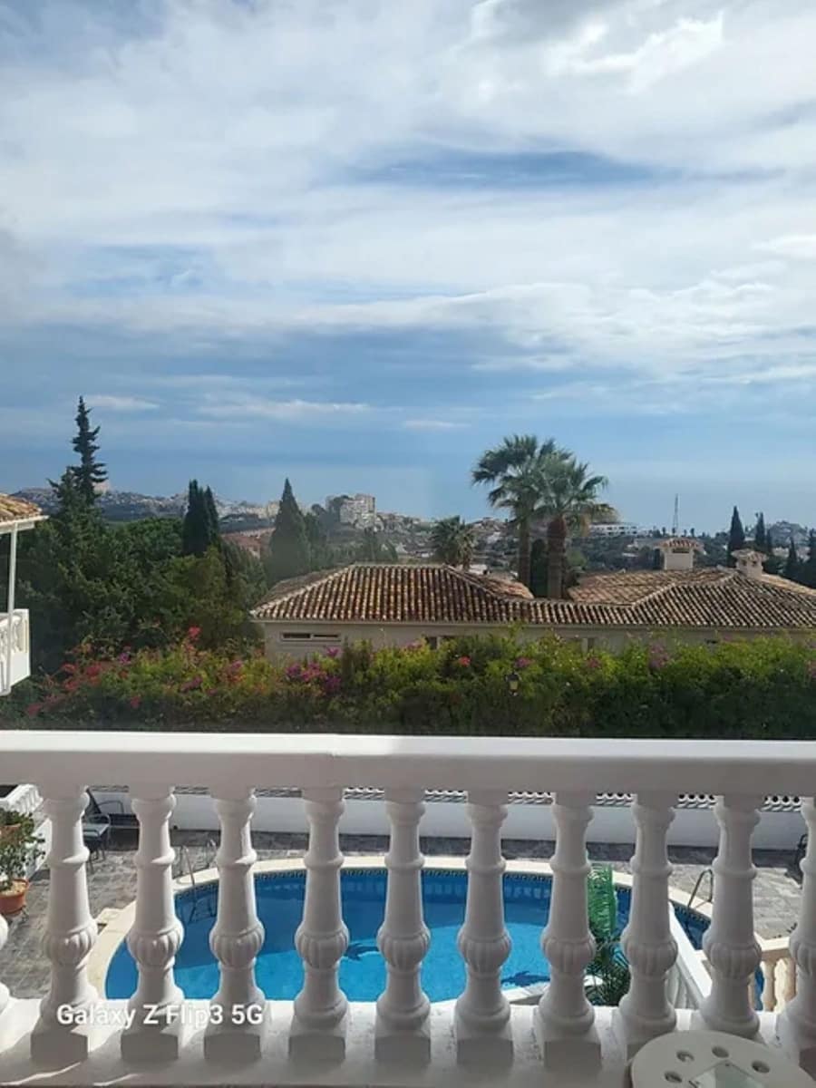 3 sypialnia Dom na sprzedaż w Benalmadena z basenem garażem - 495 000 € (Ref: 9720500)