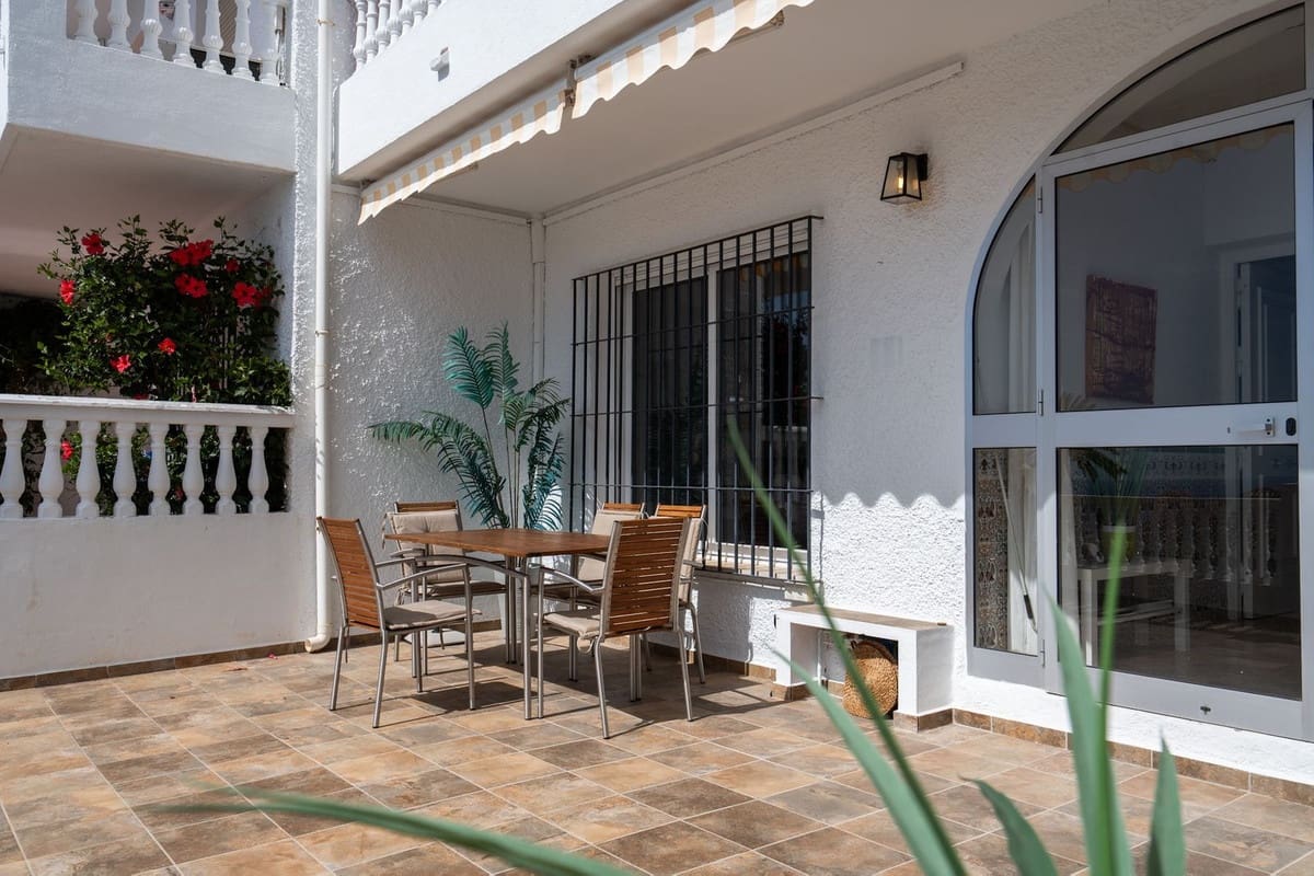 3 sypialnia Dom na sprzedaż w Benalmadena z basenem garażem - 495 000 € (Ref: 9720500)