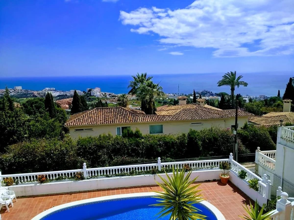 3 sypialnia Dom na sprzedaż w Benalmadena z basenem garażem - 495 000 € (Ref: 9720500)