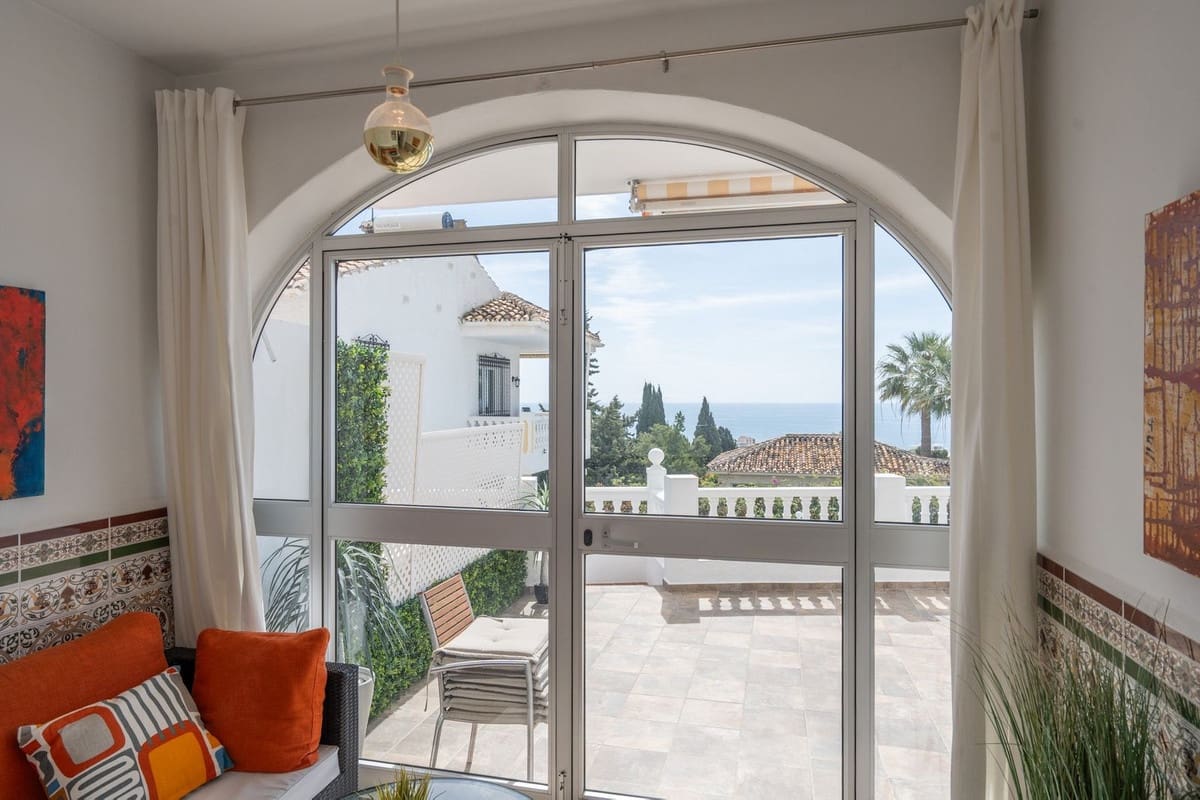 3 bedroom Townhouse for sale in Benalmadena with pool garage - € 495,000 (Ref: 9720500)