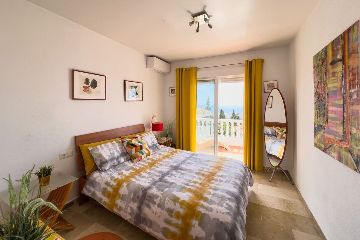 3 bedroom Townhouse for sale in Benalmadena with pool garage - € 495,000 (Ref: 9720500)