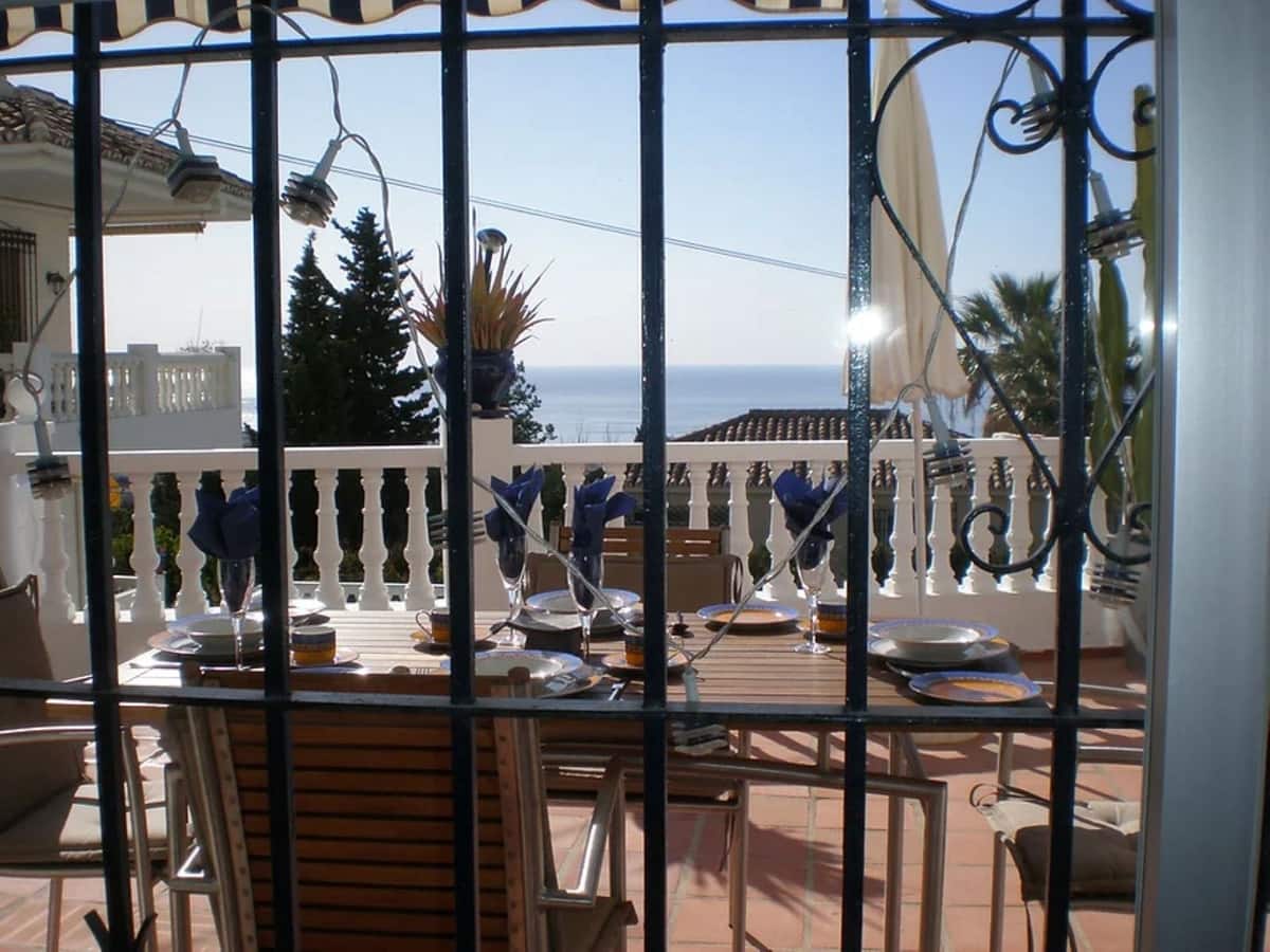 3 bedroom Townhouse for sale in Benalmadena with pool garage - € 495,000 (Ref: 9720500)