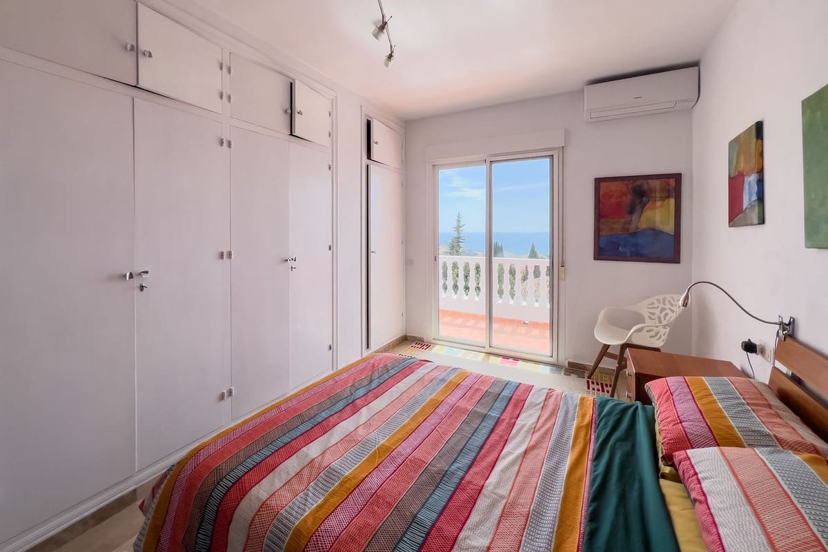 3 bedroom Townhouse for sale in Benalmadena with pool garage - € 495,000 (Ref: 9720500)