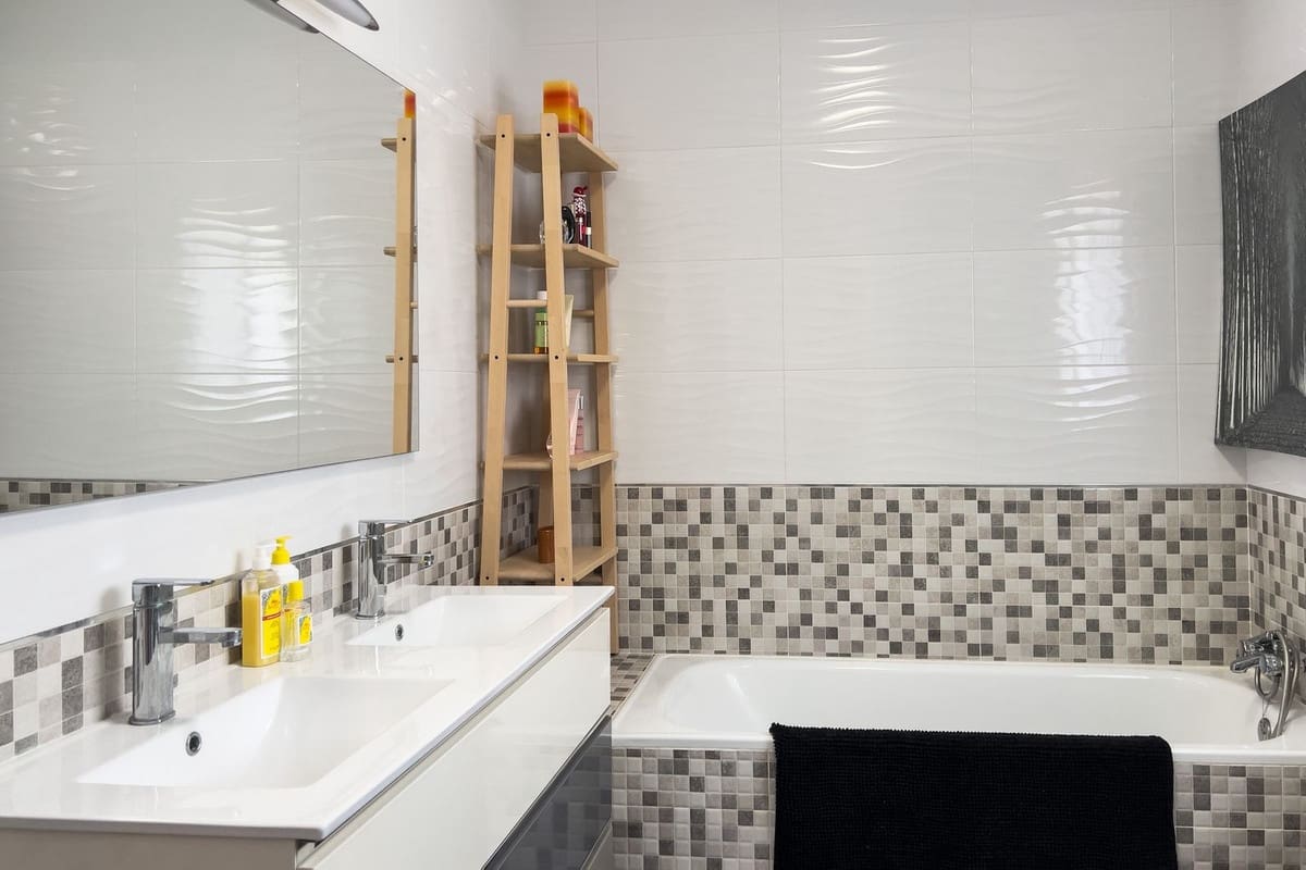 3 bedroom Townhouse for sale in Benalmadena with pool garage - € 495,000 (Ref: 9720500)