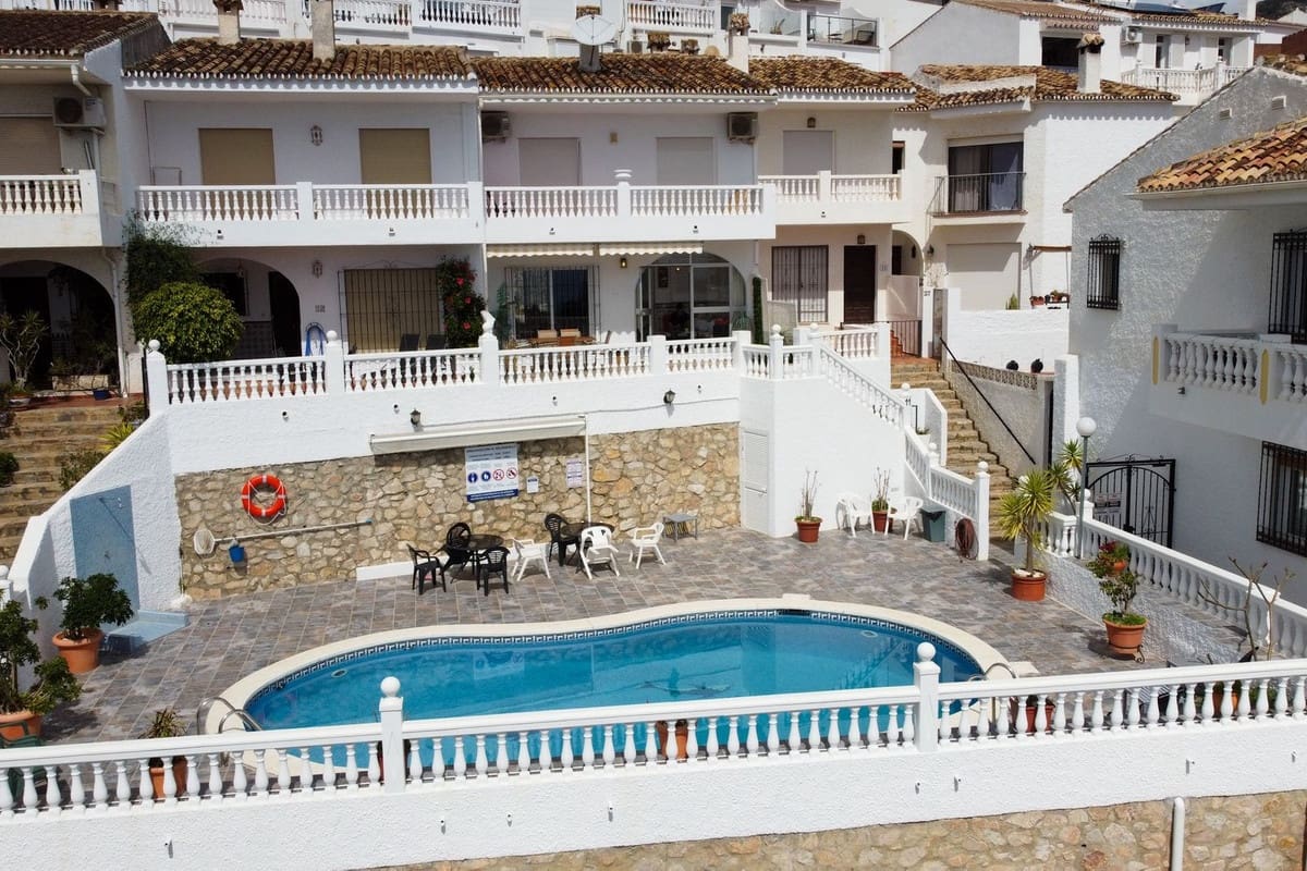 3 bedroom Townhouse for sale in Benalmadena with pool garage - € 495,000 (Ref: 9720500)