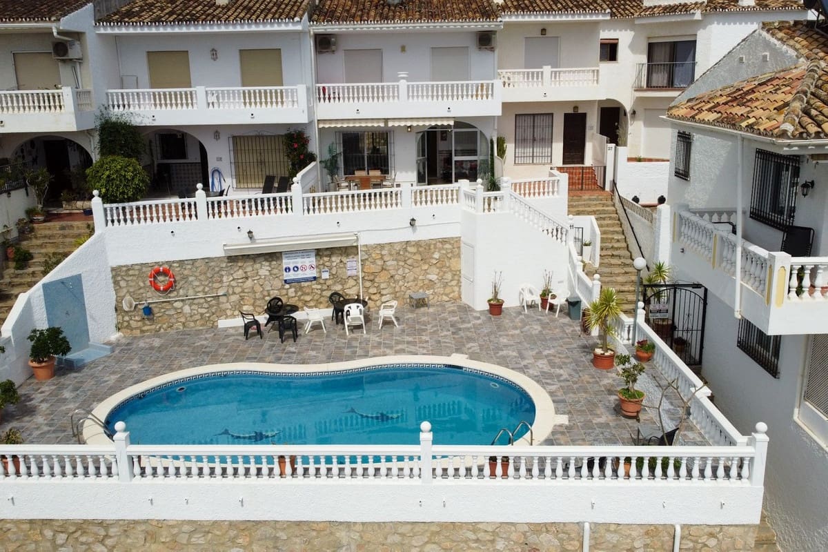 3 bedroom Townhouse for sale in Benalmadena with pool garage - € 495,000 (Ref: 9720500)