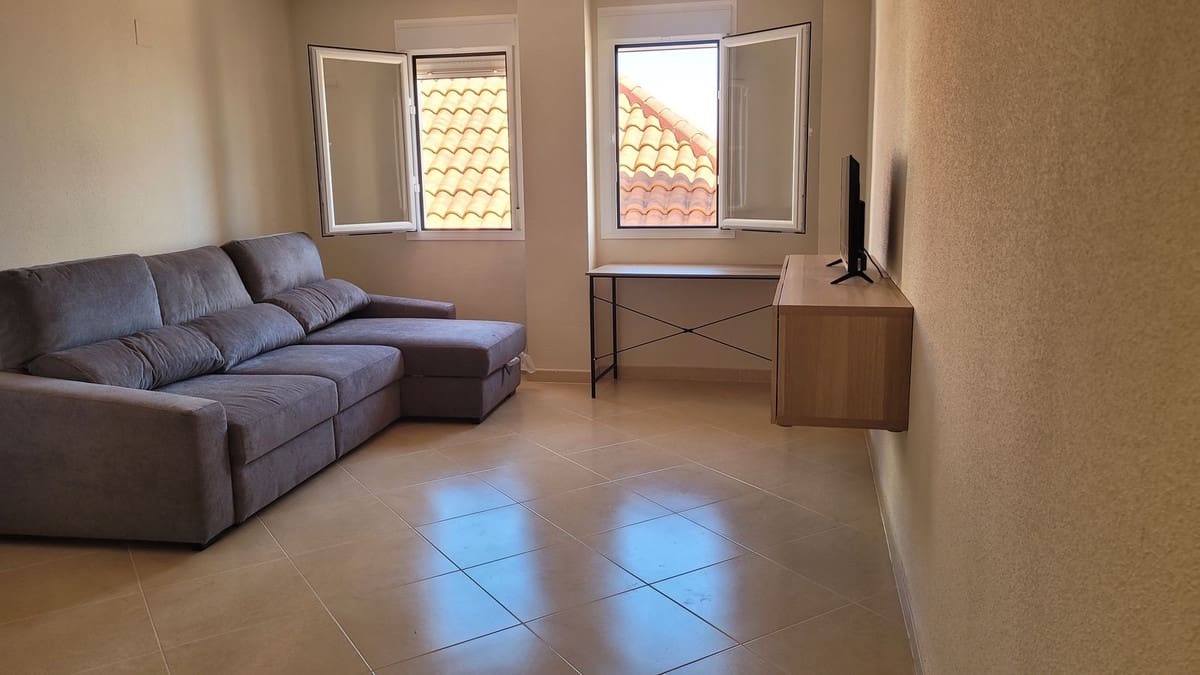 2 bedroom Apartment for rent in Benalmadena - € 1,300 (Ref: 9733644)