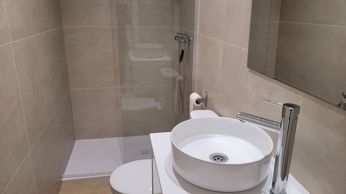 2 bedroom Apartment for rent in Benalmadena - € 1,300 (Ref: 9733644)