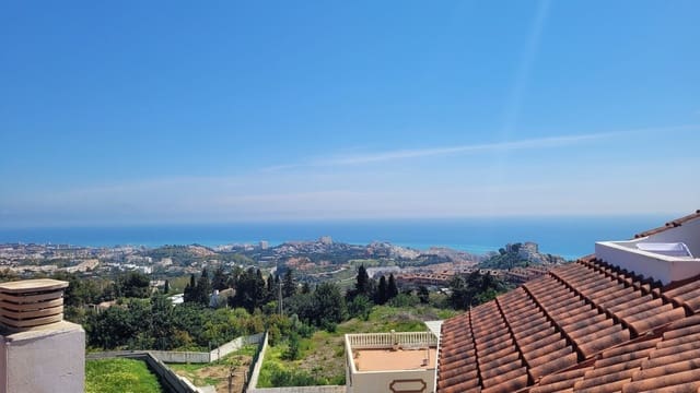 2 bedroom Apartment for rent in Benalmádena pueblo, Benalmádena - € 1,300 (Ref: 9733644)