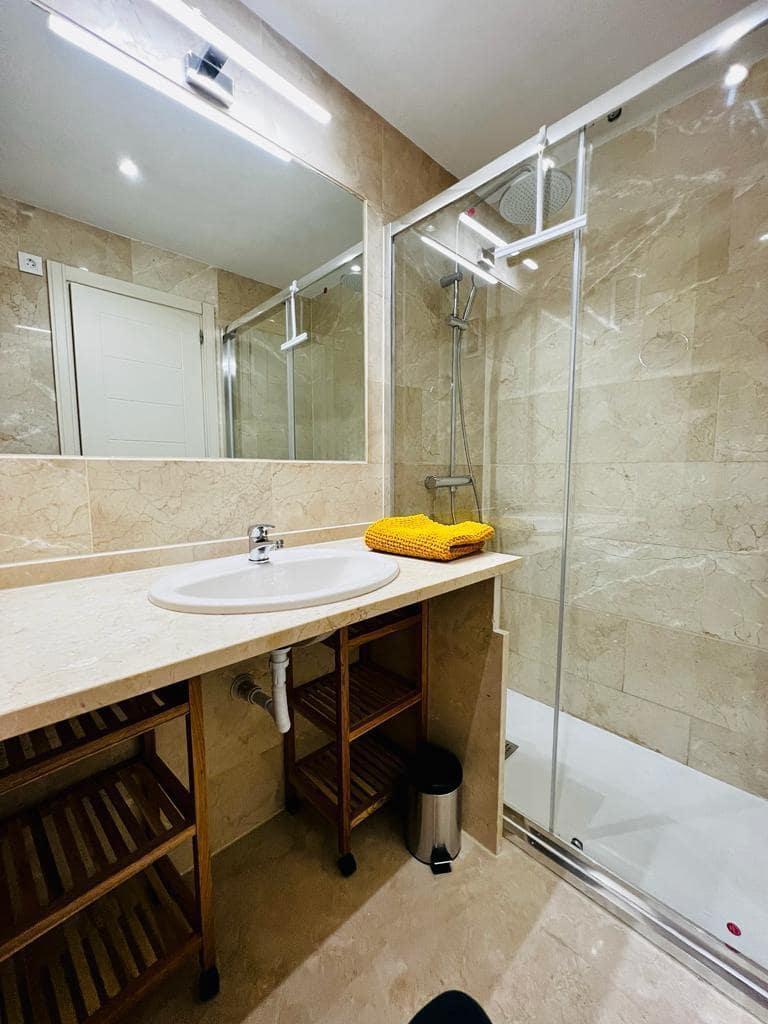 2 makuuhuone Huoneisto myytävänä paikassa Albir mukana uima-altaan 
autotalli - 375 000 € (Ref: 9416191)