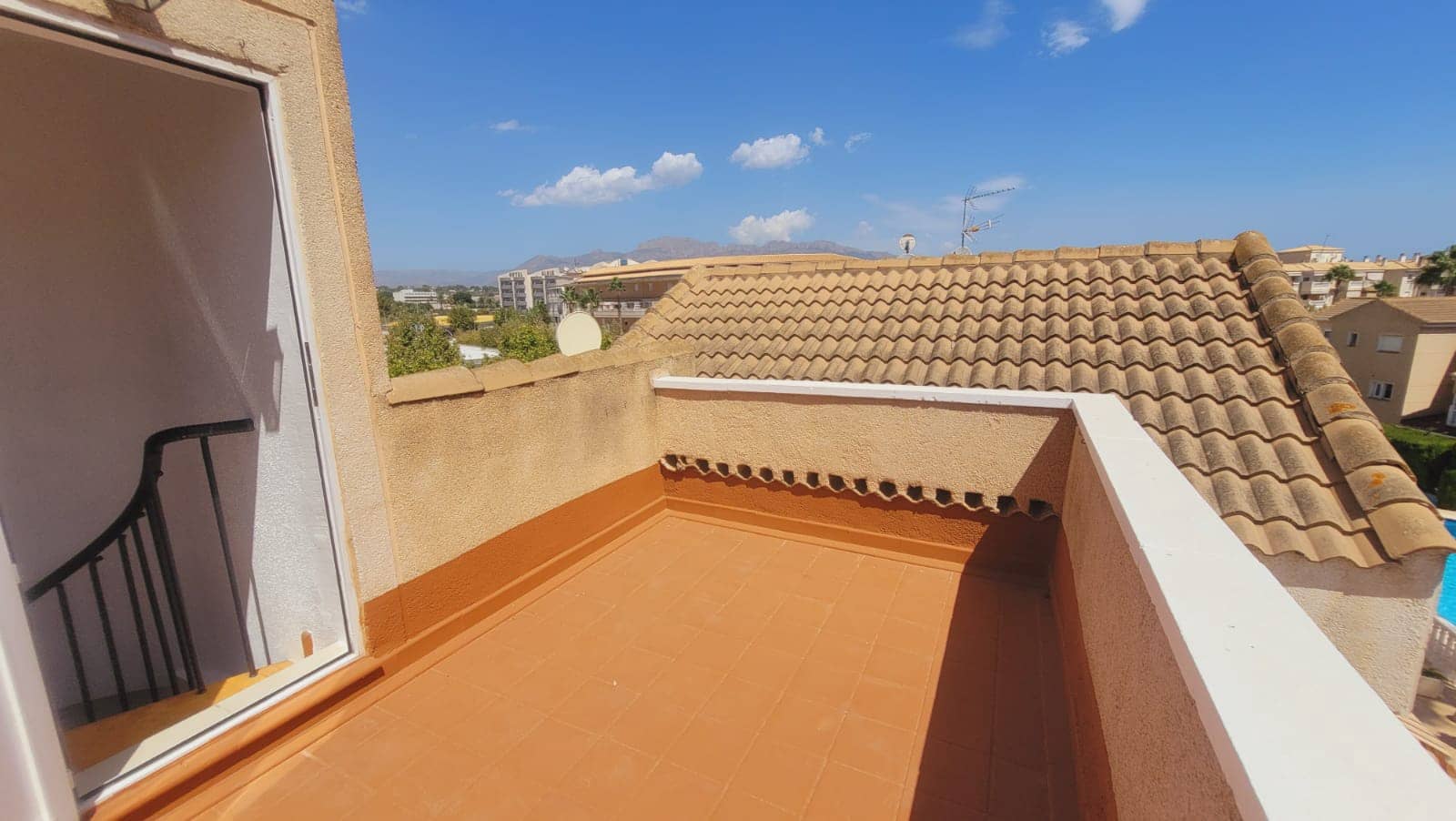 1 bedroom Apartment for sale in Albir with pool - € 220,000 (Ref: 9416195)