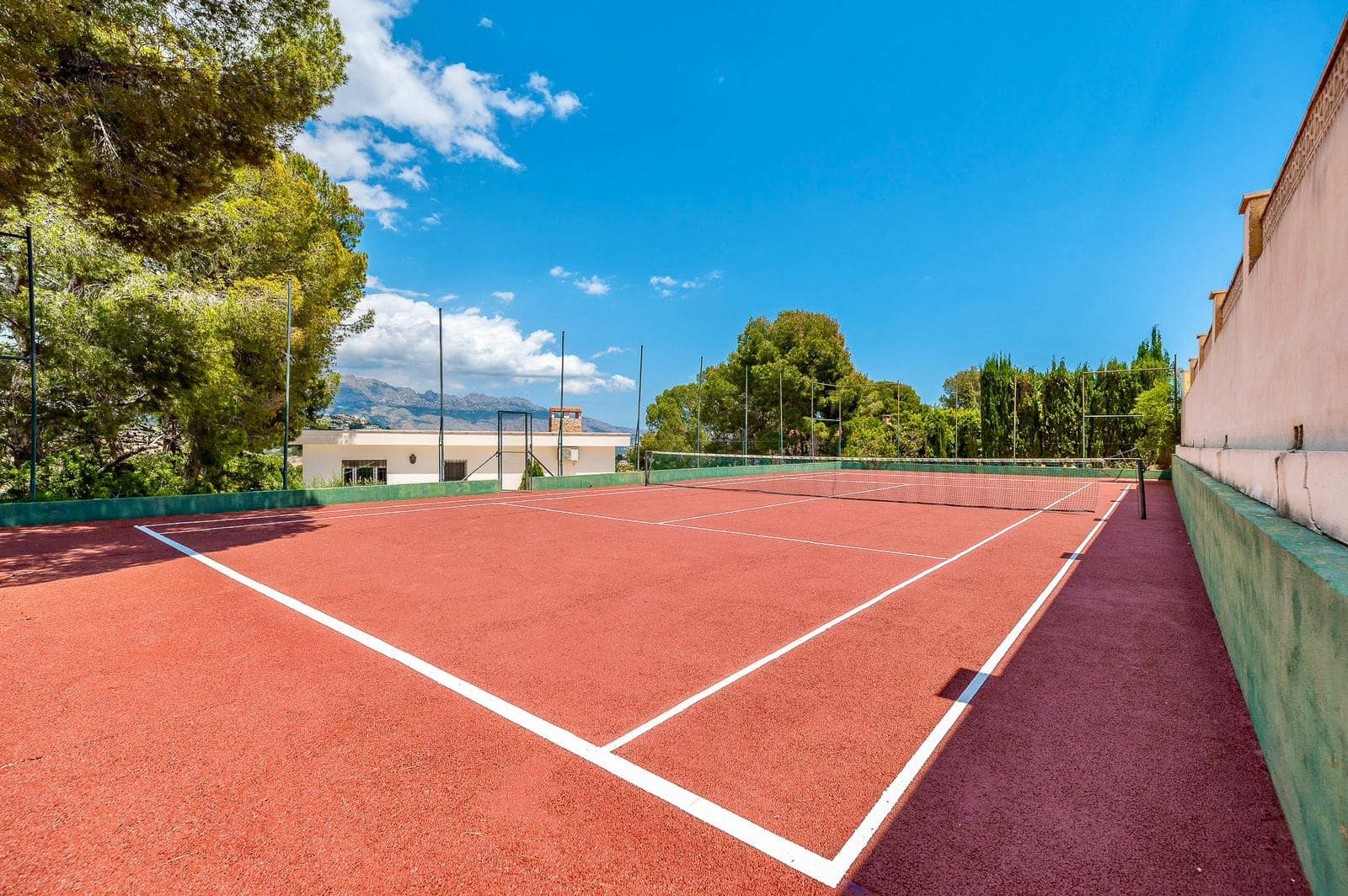 3 bedroom Villa for sale in Alfaz del Pi / L'Alfas del Pi with pool garage - € 629,000 (Ref: 9416196)