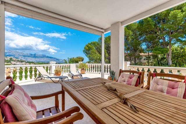 3 bedroom Villa for sale in Alfaz del Pi / L'Alfàs del Pi with pool garage - € 629,000 (Ref: 9416196)