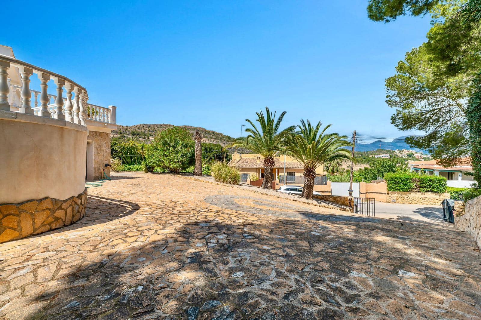 3 bedroom Villa for sale in Alfaz del Pi / L'Alfas del Pi with pool garage - € 629,000 (Ref: 9416196)