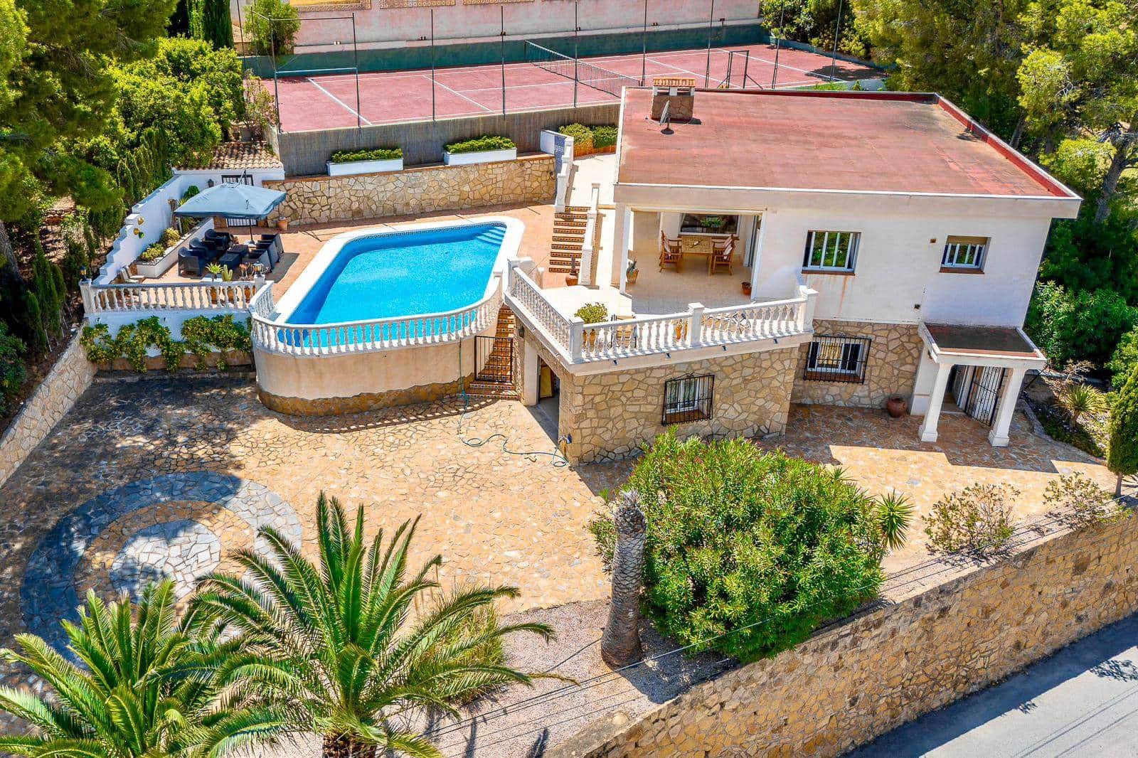 3 bedroom Villa for sale in Alfaz del Pi / L'Alfas del Pi with pool garage - € 629,000 (Ref: 9416196)