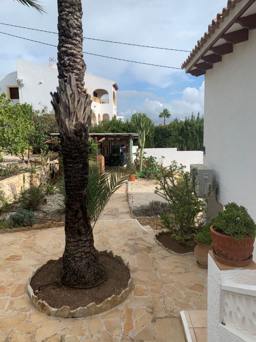 4 soveværelse Villa til salg i Calpe / Calp med swimmingpool garage - € 665.000 (Ref: 9416201)