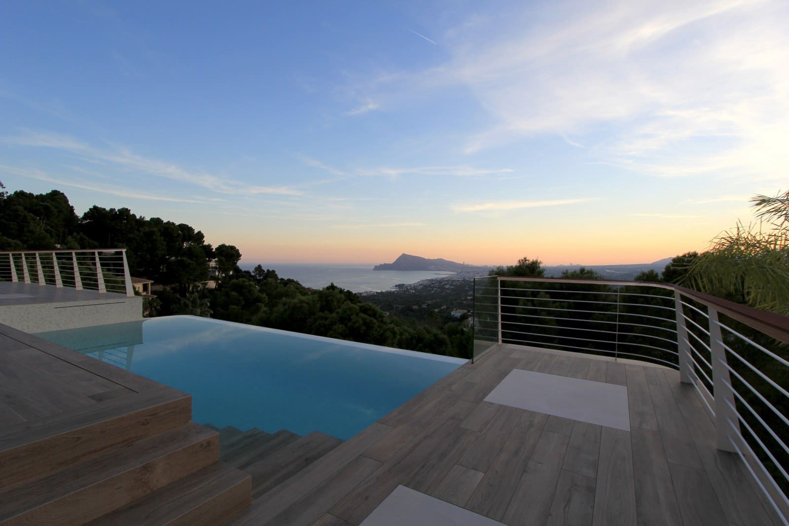 4 bedroom Villa for sale in Altea with pool garage - € 1,750,000 (Ref: 9416203)