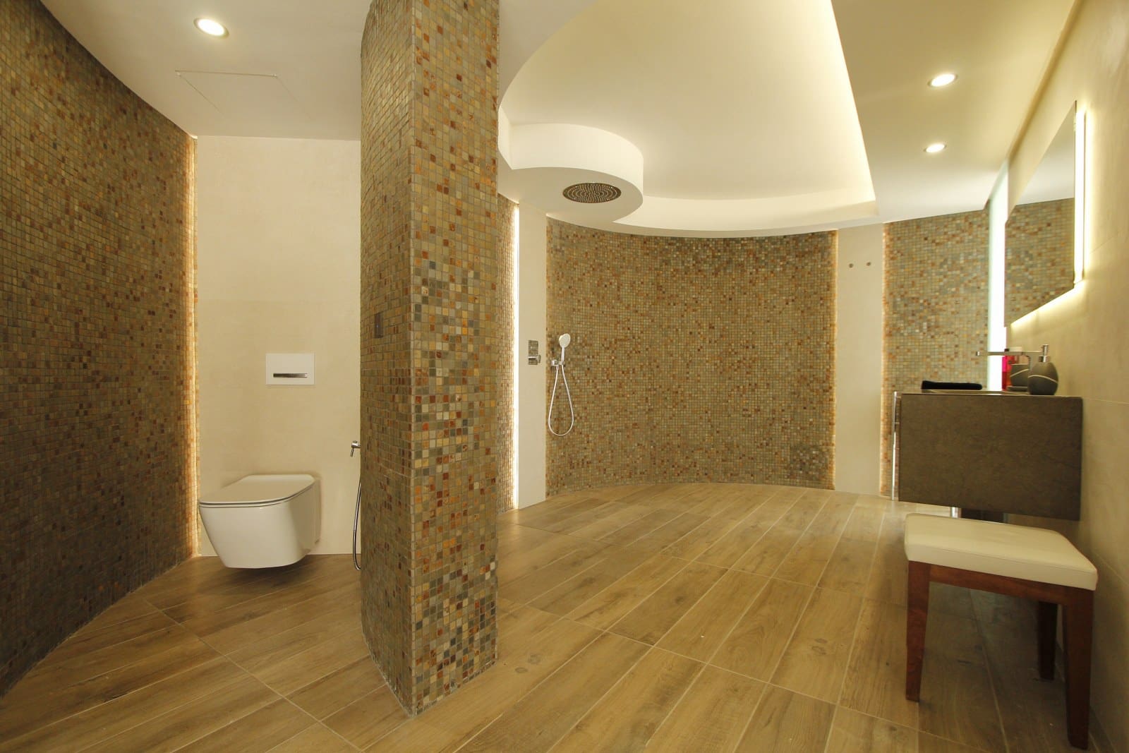 4 bedroom Villa for sale in Altea with pool garage - € 1,750,000 (Ref: 9416203)