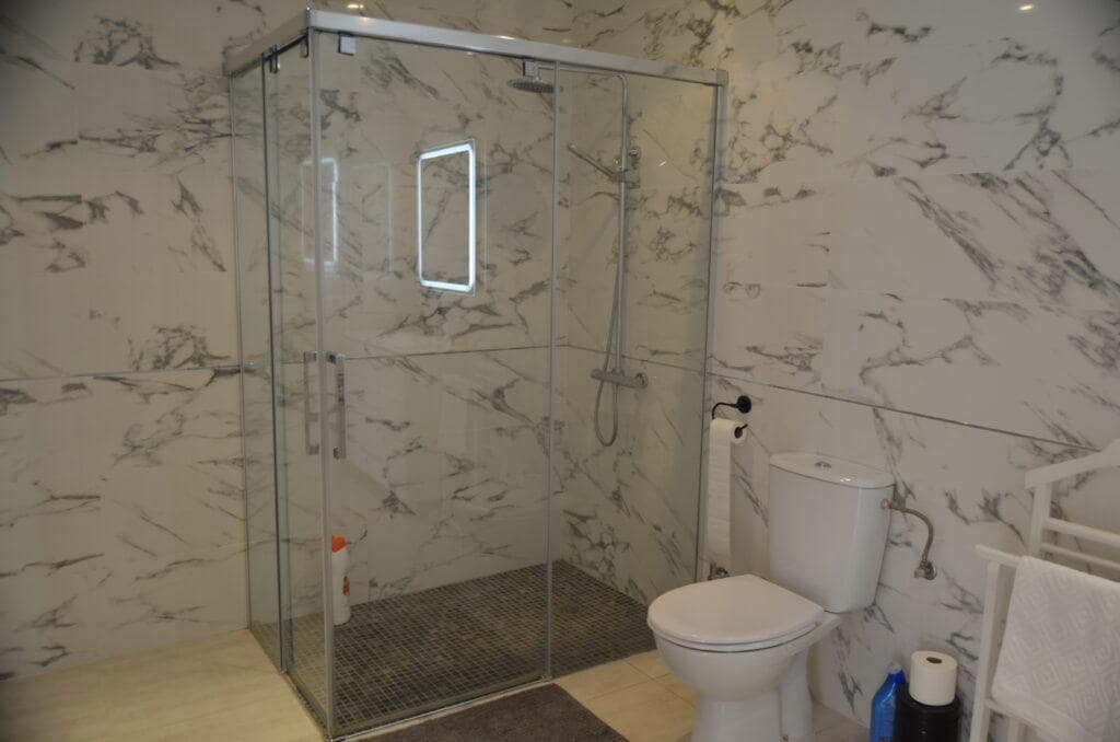 6 makuuhuone Huvila myytävänä paikassa Alfaz del Pi / L'Alfas del Pi mukana uima-altaan 
autotalli - 725 000 € (Ref: 9416204)