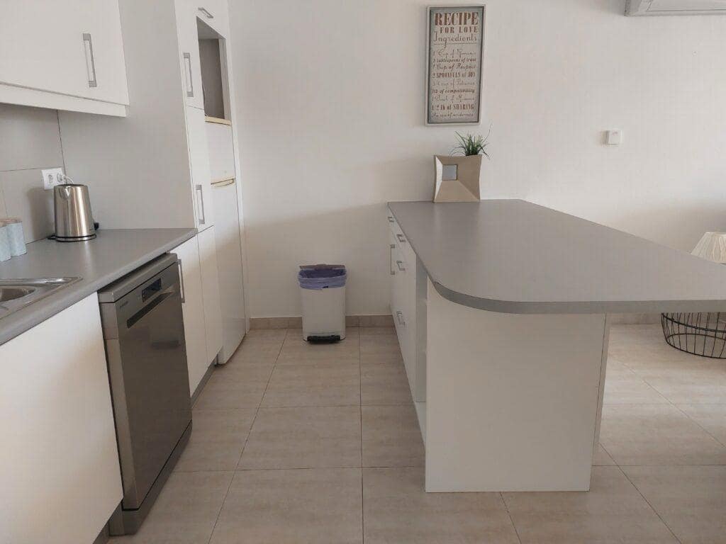 6 makuuhuone Huvila myytävänä paikassa Alfaz del Pi / L'Alfas del Pi mukana uima-altaan 
autotalli - 725 000 € (Ref: 9416204)