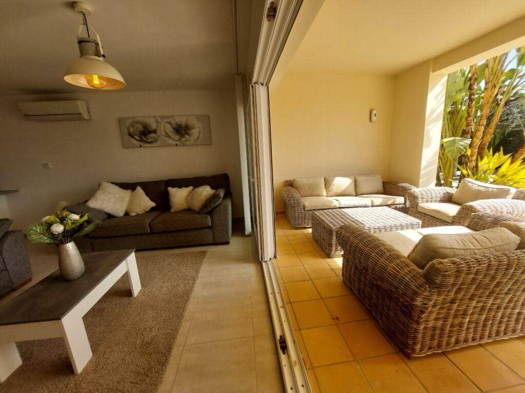 6 makuuhuone Huvila myytävänä paikassa Alfaz del Pi / L'Alfas del Pi mukana uima-altaan 
autotalli - 725 000 € (Ref: 9416204)