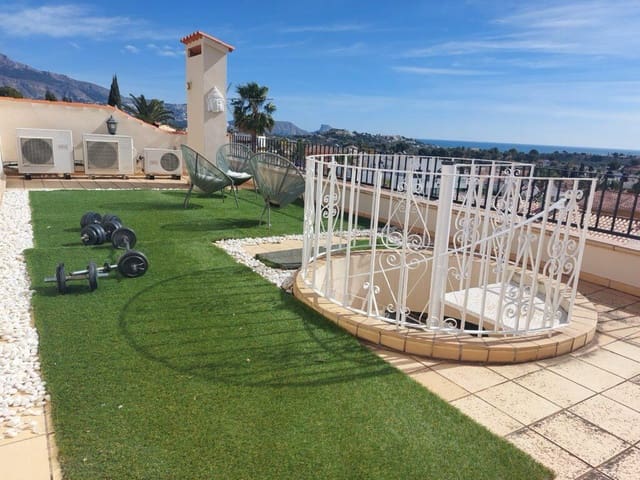 6 makuuhuone Huvila myytävänä paikassa Alfaz del Pi / L'Alfàs del Pi mukana uima-altaan 
autotalli - 725 000 € (Ref: 9416204)