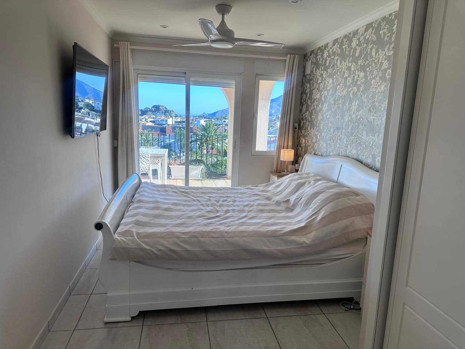 6 makuuhuone Huvila myytävänä paikassa Alfaz del Pi / L'Alfas del Pi mukana uima-altaan 
autotalli - 725 000 € (Ref: 9416204)