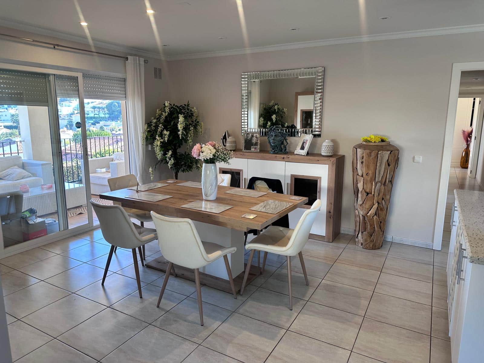 6 makuuhuone Huvila myytävänä paikassa Alfaz del Pi / L'Alfas del Pi mukana uima-altaan 
autotalli - 725 000 € (Ref: 9416204)