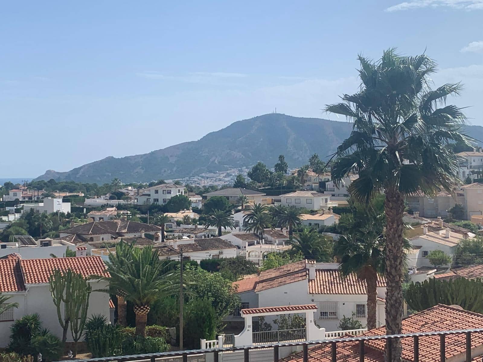 6 makuuhuone Huvila myytävänä paikassa Alfaz del Pi / L'Alfas del Pi mukana uima-altaan 
autotalli - 725 000 € (Ref: 9416204)